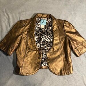 Vintage Gold metallic short sleeve jacket with‎ leopard print lining